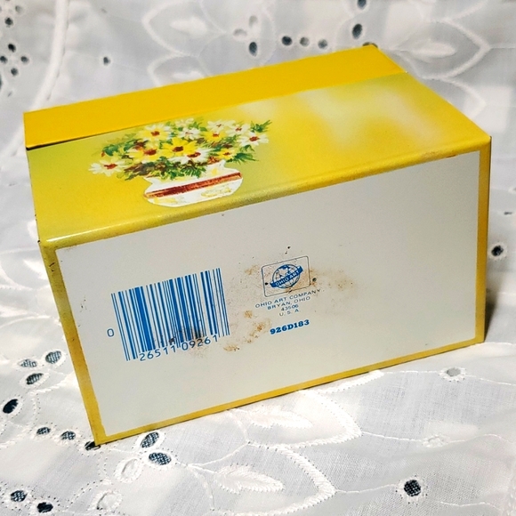 VTG Recipe Tin + Recipes Ohio Art USA Yellow Daisy Flower Bake Kitchen Storage - Picture 7 of 16